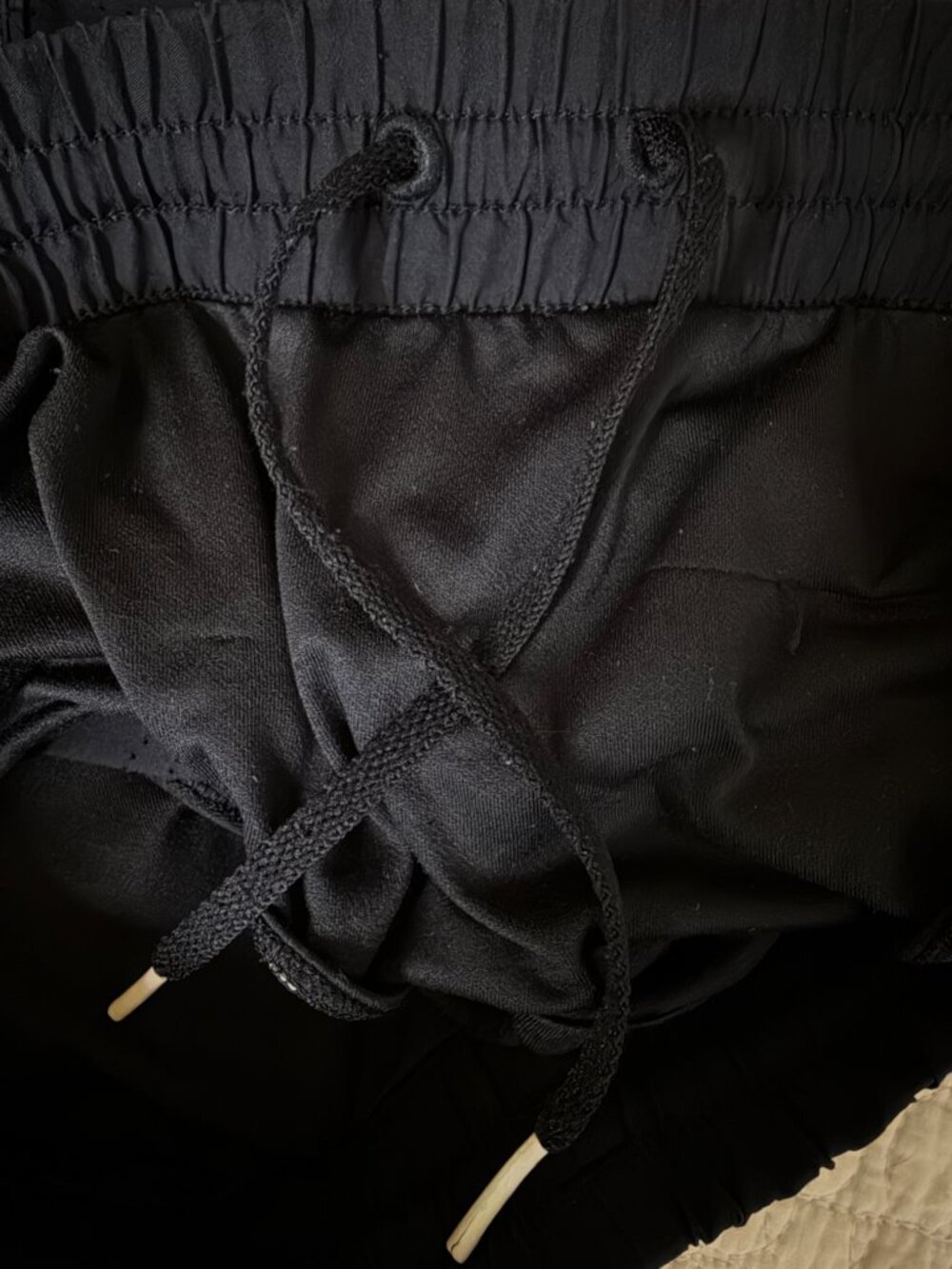 Under Armour Semi Fitted Heat Gear Shorts Women Hexagon Black M - Picture 5 of 6